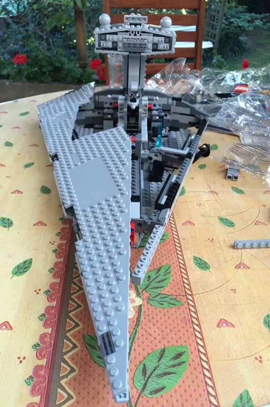 Review: Lego Star Wars - Imperial Star Destroyer (75055) - Movie Objects