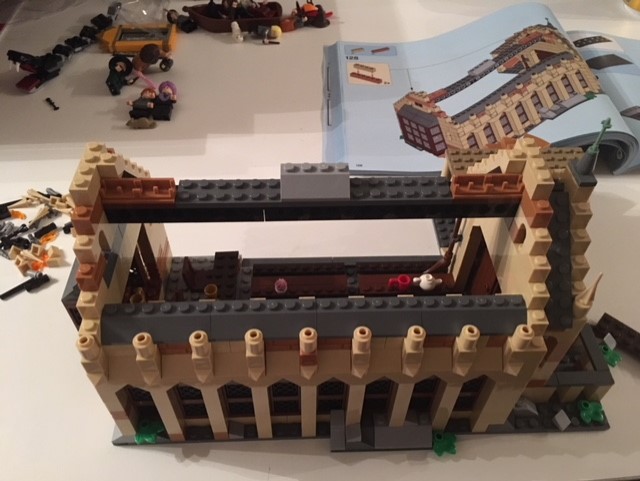 harrypotter-lego-greathall-04