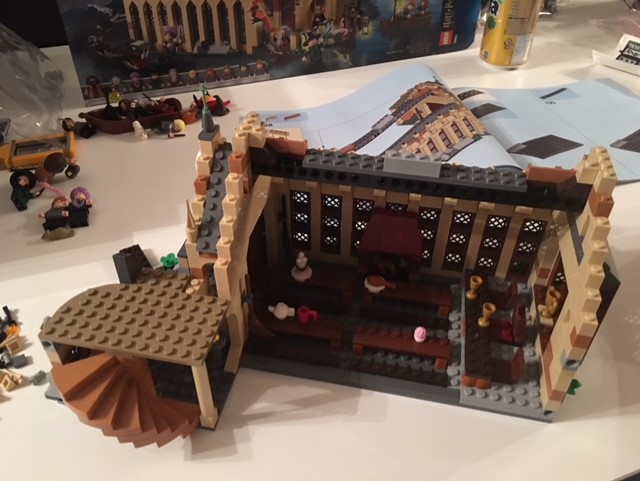 harrypotter-lego-greathall-05