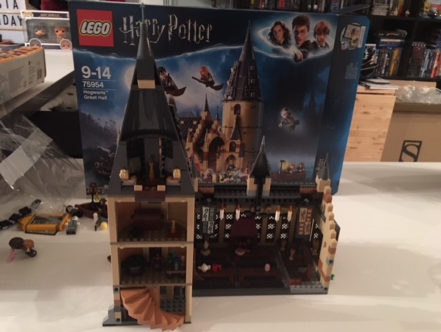 harrypotter-lego-greathall-09