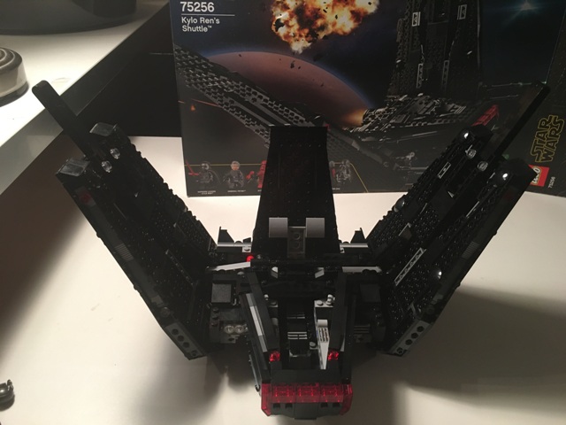 kyloren_shuttle_lego45