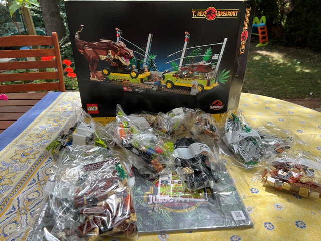 jurassicpark_lego_trexbreakout02