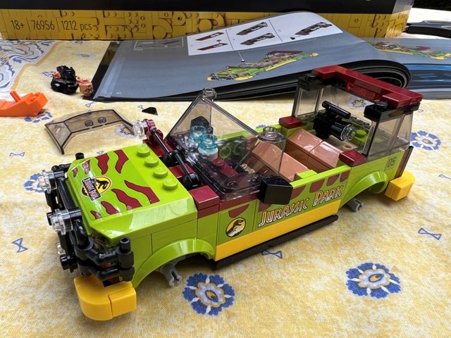 jurassicpark_lego_trexbreakout19