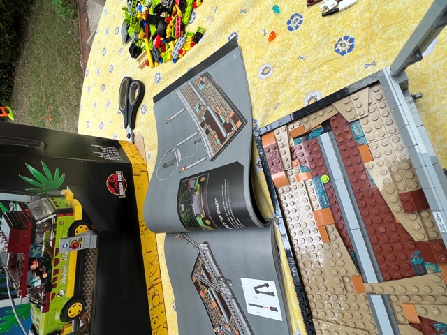 jurassicpark_lego_trexbreakout40