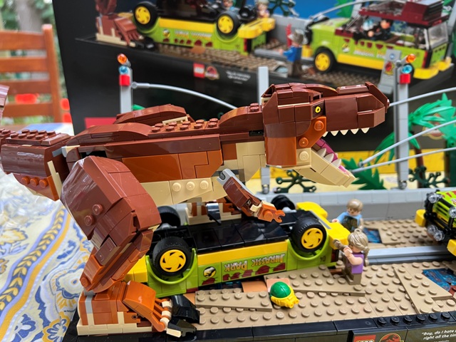 jurassicpark_lego_trexbreakout70