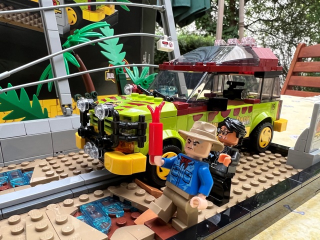 jurassicpark_lego_trexbreakout73